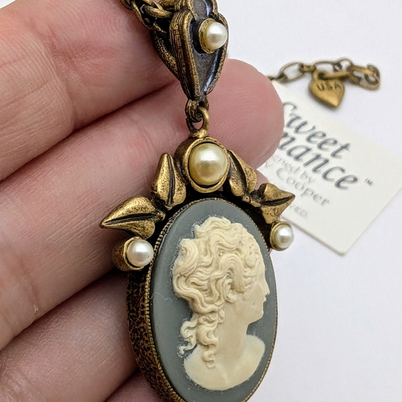 Designer Signed Sweet Romance Brass Tone Long Cameo Pendant Necklace - Picture 5 of 8